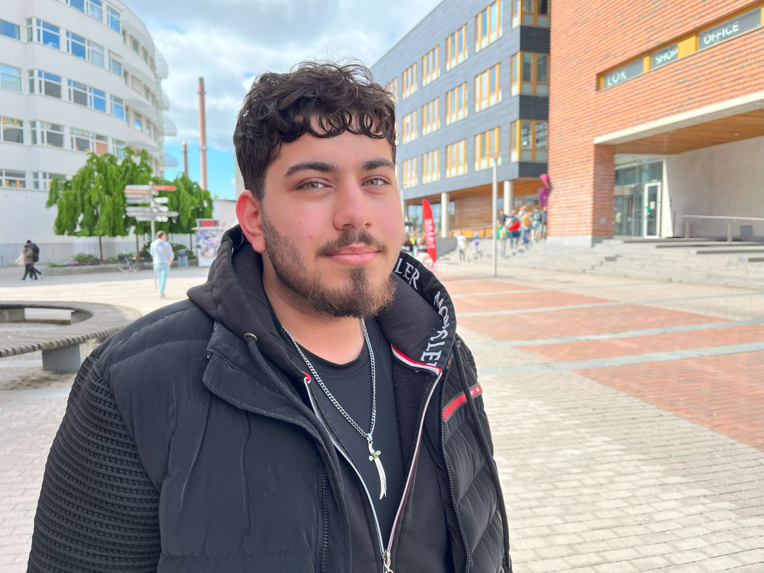 Mohammed Al-shabaz från Vetlanda har sökt Sjuksköterskeprogrammet på Hälsohögskolan.