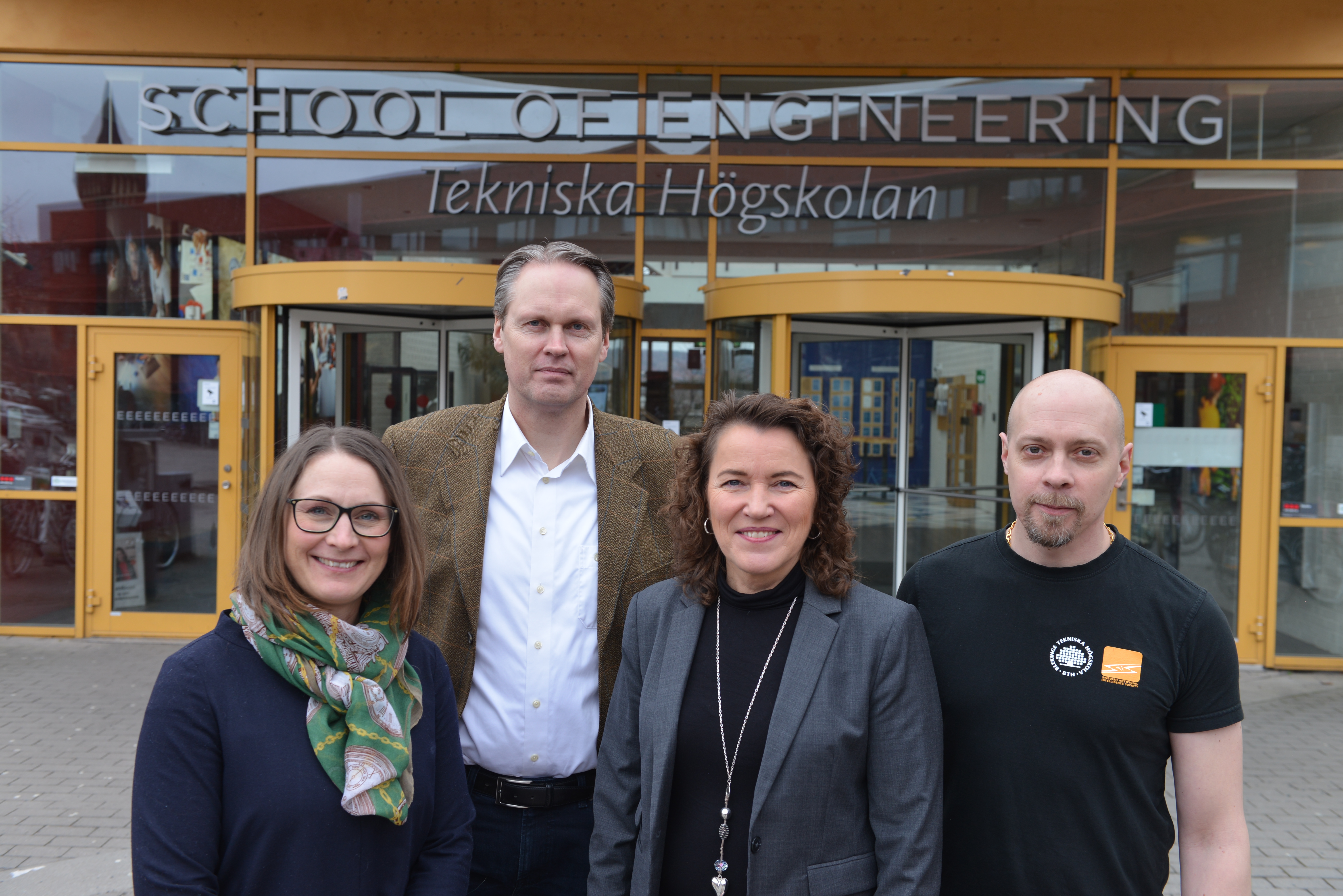 Fyra forskare framför Jönköpings Tekniska Högskola